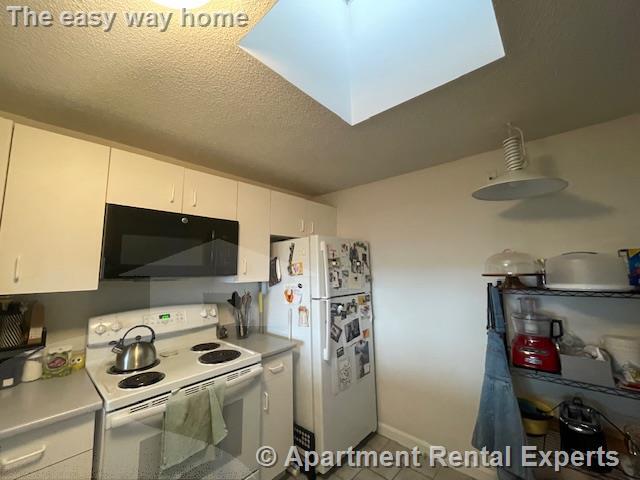 175 Beacon St, Unit #410 in Somerville, MA - Building Photo - Building Photo