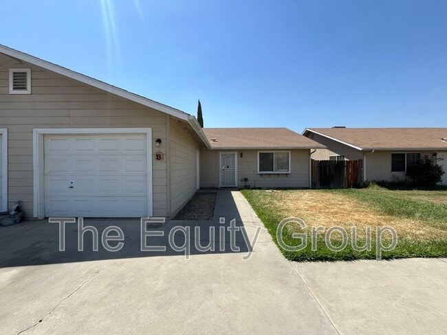 property at 1015 N Wisconsin Way