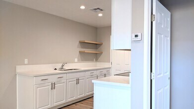 42405 Iowa st, Unit 42405 Iowa St. #1 in Palm Desert, CA - Building Photo - Building Photo