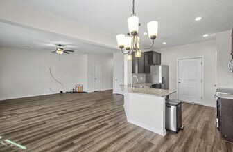 121 Battalion Ln in Hinesville, GA - Building Photo - Building Photo