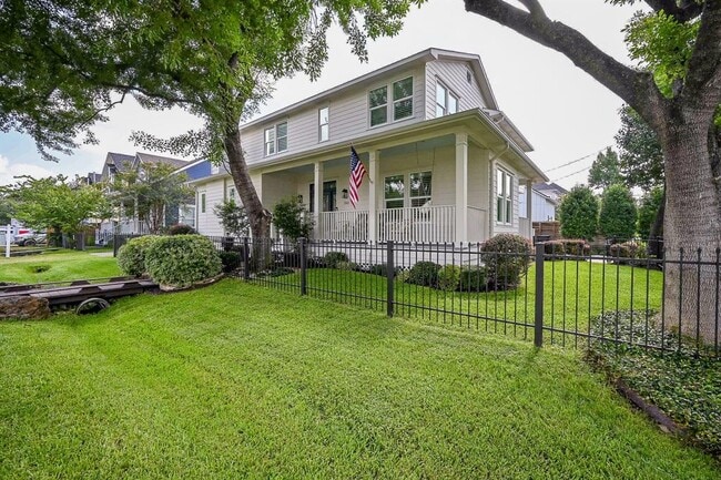 1502 Nicholson St in Houston, TX - Building Photo - Building Photo