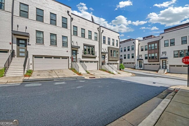 860 Stonehill Ln in Atlanta, GA - Building Photo - Building Photo