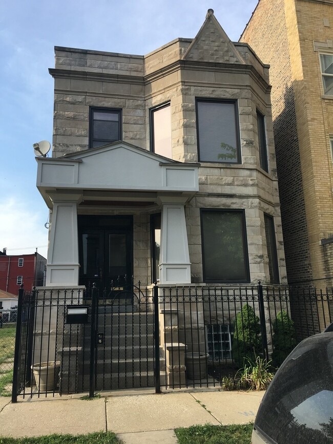 property at 3252 W Crystal St