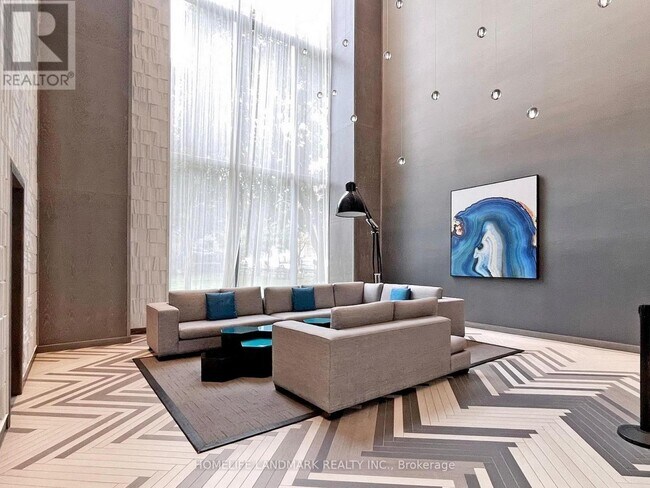 65 St Mary St in Toronto, ON - Building Photo - Building Photo