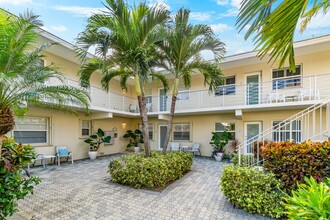 100 Venetian Dr in Delray Beach, FL - Building Photo - Building Photo