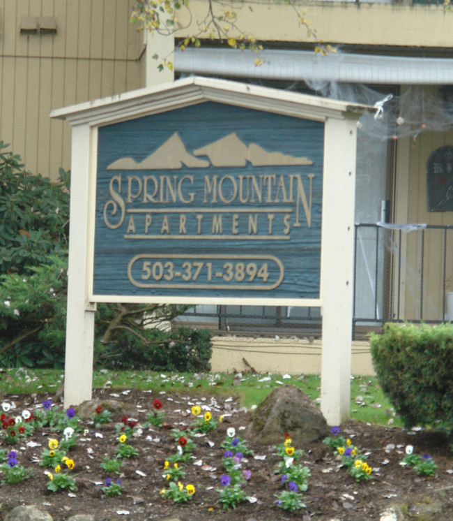 Spring Mountain Apartments in Salem, OR - Building Photo - Building Photo