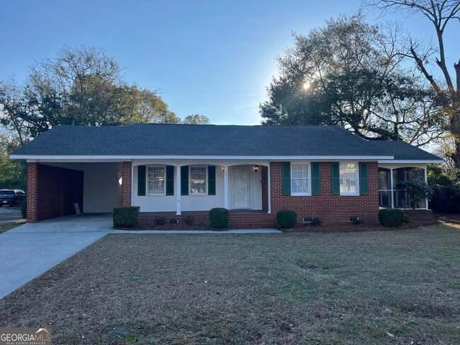 220 S Zetterower Ave in Statesboro, GA - Building Photo - Building Photo
