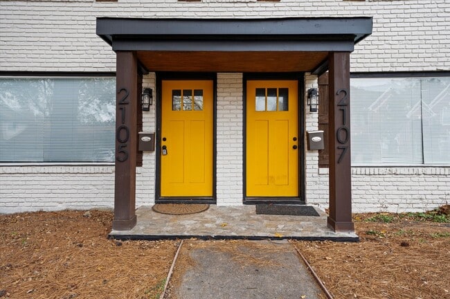 2105 Sheridan St in Houston, TX - Building Photo - Building Photo