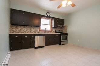 17 Wallace St in Belleville, NJ - Foto de edificio - Building Photo