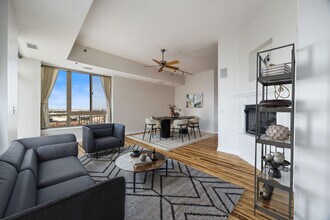 230 W Division St in Chicago, IL - Building Photo - Building Photo