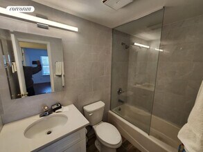 1067 DeKalb Ave in Brooklyn, NY - Building Photo - Building Photo
