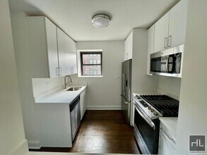 E 16 ST in New York, NY - Building Photo - Building Photo