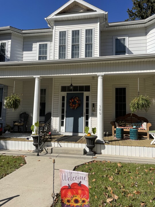 506 W Main St in Mechanicsburg, PA - Building Photo