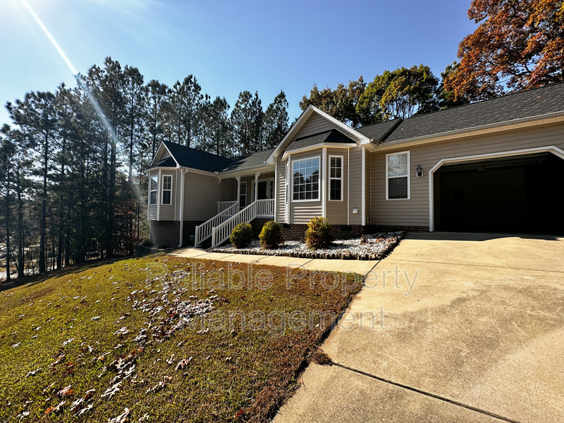 400 Black Forest Dr in Clayton, NC - Building Photo