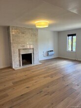 215 Middle Neck Rd in Great Neck, NY - Building Photo - Building Photo