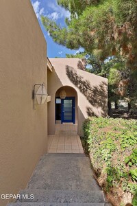 5848 Mira Serena Dr in El Paso, TX - Building Photo - Building Photo