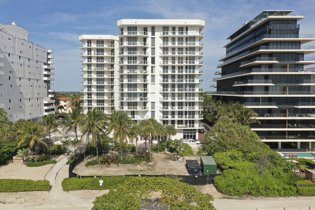 Mirage in Surfside, FL - Building Photo - Building Photo