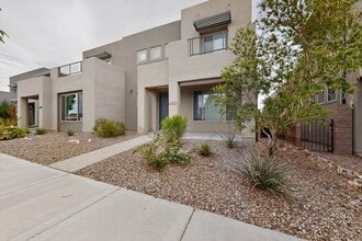 6322 Vista del Bosque Dr in Albuquerque, NM - Building Photo - Building Photo