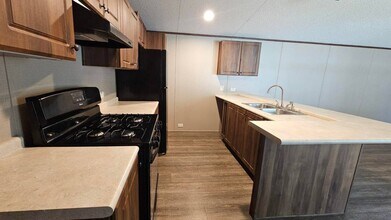 2201 S Anna St in Wichita, KS - Building Photo - Building Photo