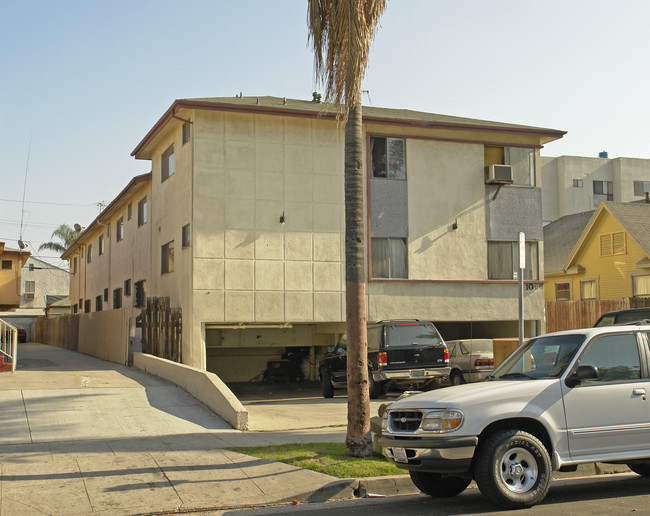1066 S Norton Ave in Los Angeles, CA - Foto de edificio - Building Photo