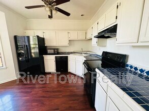 1134 Hunter's Lake Dr in Memphis, TN - Building Photo - Building Photo