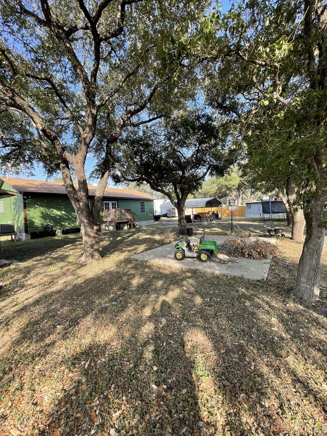 113 W Welder St in Sinton, TX - Foto de edificio - Building Photo