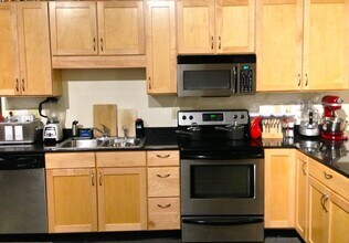 201 Price Rd, Unit Apt 223 in Lexington, KY - Foto de edificio - Building Photo