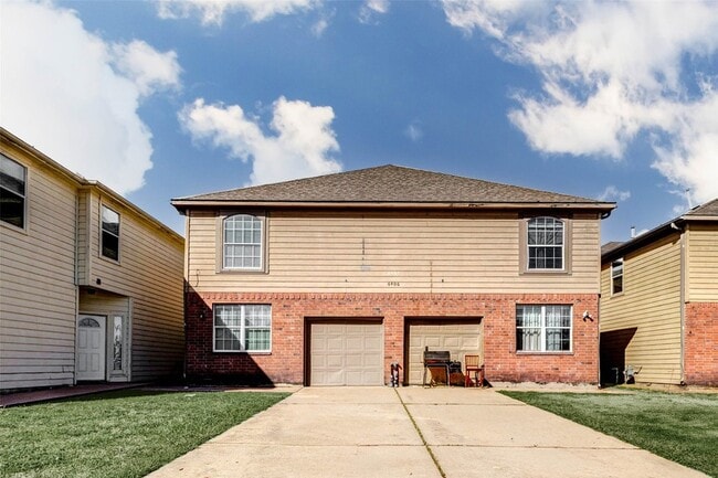 6406 Waldron Dr, Unit A in Houston, TX - Building Photo - Building Photo