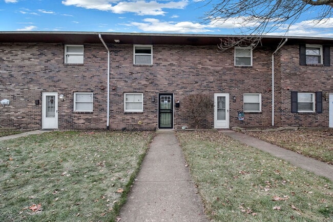 1226 Woodbrook Cir W in Columbus, OH - Building Photo - Building Photo