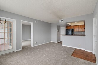 728 Executive Center Dr in West Palm Beach, FL - Building Photo - Building Photo