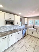 813 Big Bend Woods Dr in Ballwin, MO - Building Photo - Building Photo