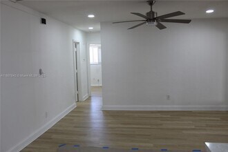 6701 Branch St in Hollywood, FL - Building Photo - Building Photo