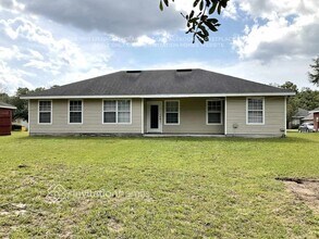 7041 Vida Ln in Jacksonville, FL - Foto de edificio - Building Photo