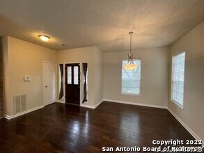 5102 Cabin Lake Dr in San Antonio, TX - Building Photo - Building Photo