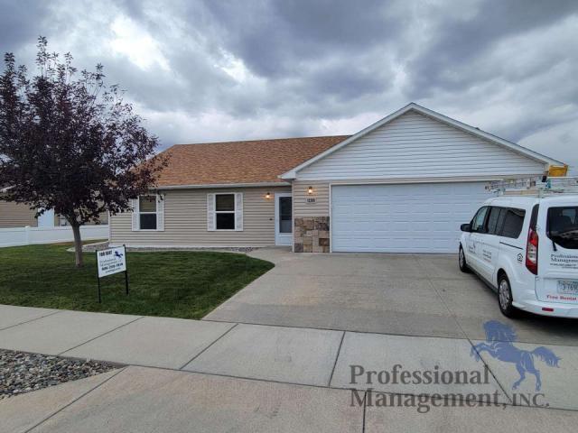 1298 Crystal Lake Ln in Billings, MT - Building Photo