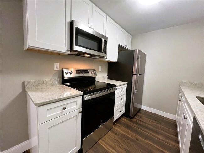 1397 Mendon Rd in Woonsocket, RI - Building Photo - Building Photo