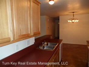 8024 W Elizabeth Ln in Fort Worth, TX - Building Photo - Building Photo