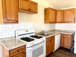 633 Windsor Ave in Maple Shade, NJ - Building Photo - Building Photo