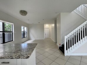 3316 W 98th Pl in Hialeah, FL - Building Photo - Building Photo