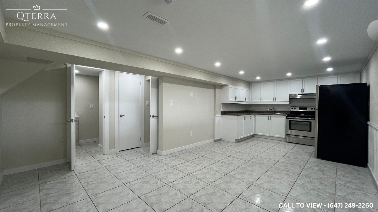 101 Alhart Dr in Toronto, ON - Building Photo