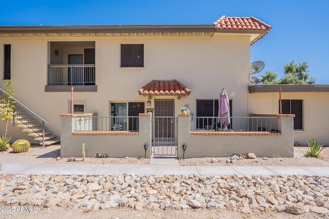 14234 N Oakwood Ln in Fountain Hills, AZ - Foto de edificio - Building Photo