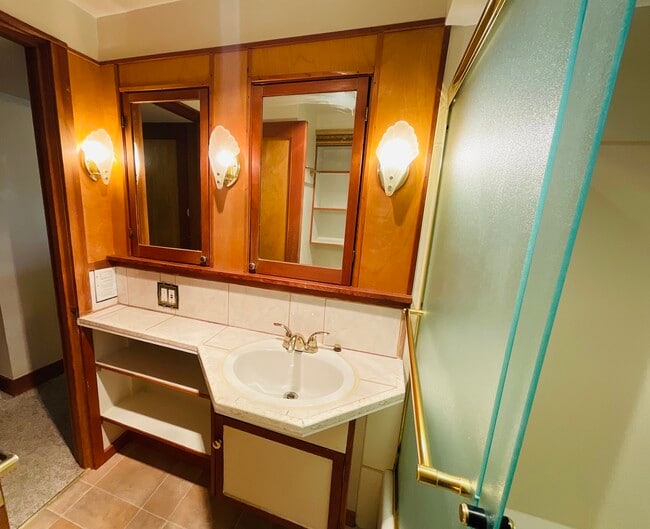 7721 17th Ave NE, Unit B in Seattle, WA - Building Photo - Building Photo