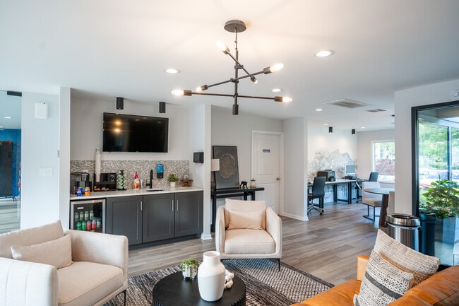 Rise Chapel Hill in Chapel Hill, NC - Foto de edificio - Interior Photo