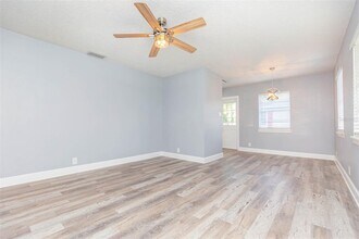 3911 W Tyson Ave in Tampa, FL - Building Photo - Building Photo