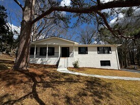 215 Rivermont Rd in Athens, GA - Building Photo