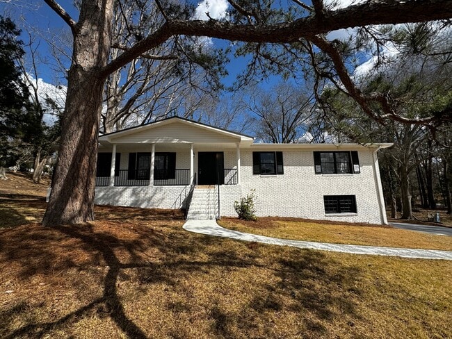 property at 215 Rivermont Rd