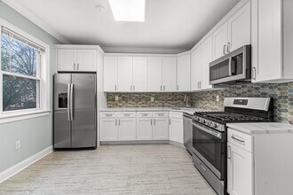 71 W 54th St in Bayonne, NJ - Building Photo - Building Photo