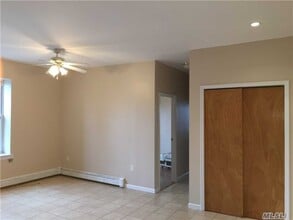 45-01 Ditmars Blvd in Queens, NY - Building Photo - Building Photo