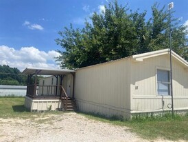 1620 E Reno Rd in Azle, TX - Building Photo