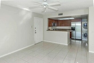 4151 N Haverhill Rd in West Palm Beach, FL - Building Photo - Building Photo